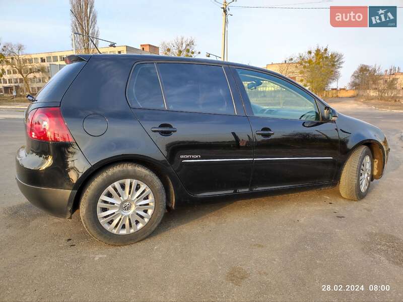 Хетчбек Volkswagen Golf 2008 в Ковелі