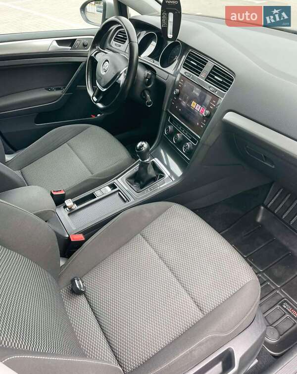 Универсал Volkswagen Golf 2017 в Сумах
