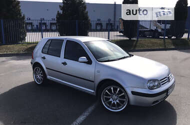 Хэтчбек Volkswagen Golf 2003 в Яготине