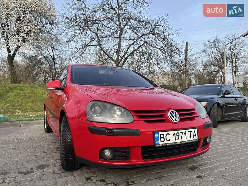 Хэтчбек Volkswagen Golf 2004 в Львове