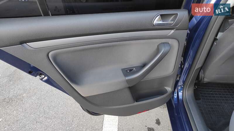 Универсал Volkswagen Golf 2008 в Львове