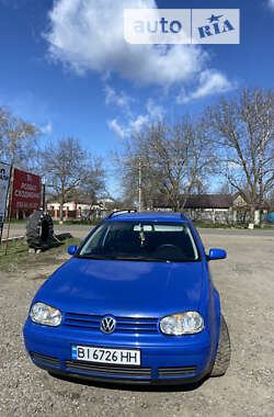 Универсал Volkswagen Golf 2002 в Хороле