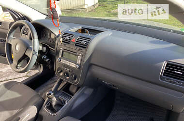 Хетчбек Volkswagen Golf 2006 в Фастові