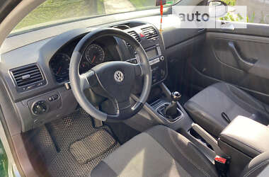 Хетчбек Volkswagen Golf 2006 в Фастові