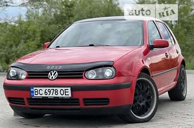 Хетчбек Volkswagen Golf 2002 в Пустомитах