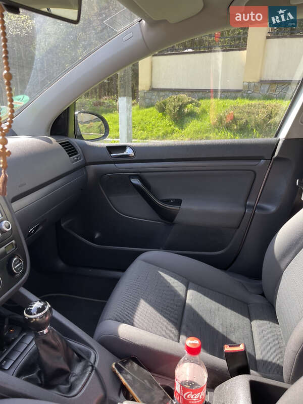 Хэтчбек Volkswagen Golf 2004 в Виннице