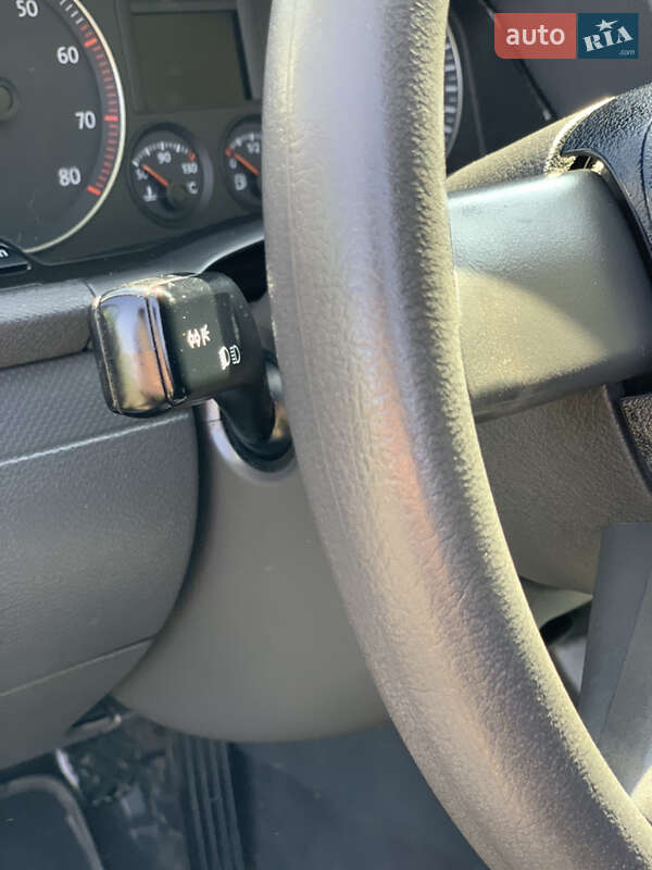 Хэтчбек Volkswagen Golf 2004 в Виннице