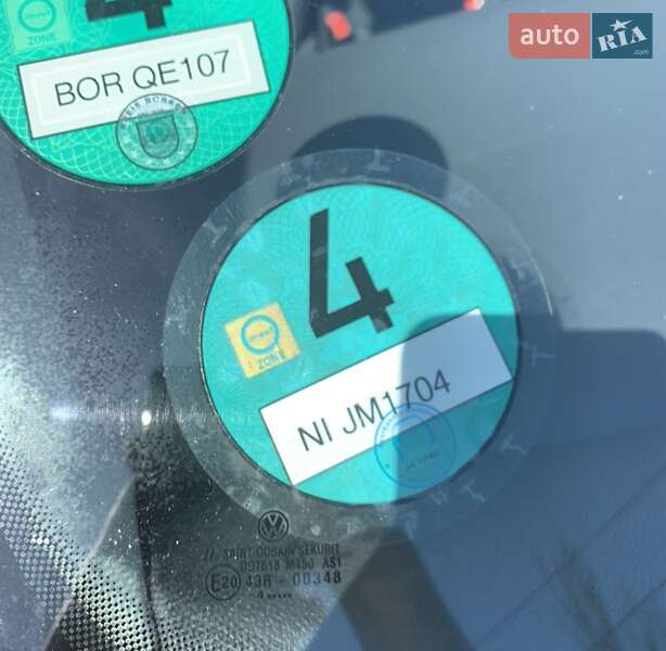 Хэтчбек Volkswagen Golf 2004 в Виннице