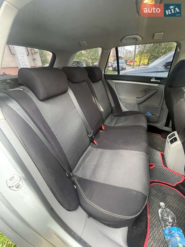 Универсал Volkswagen Golf 2009 в Стрые