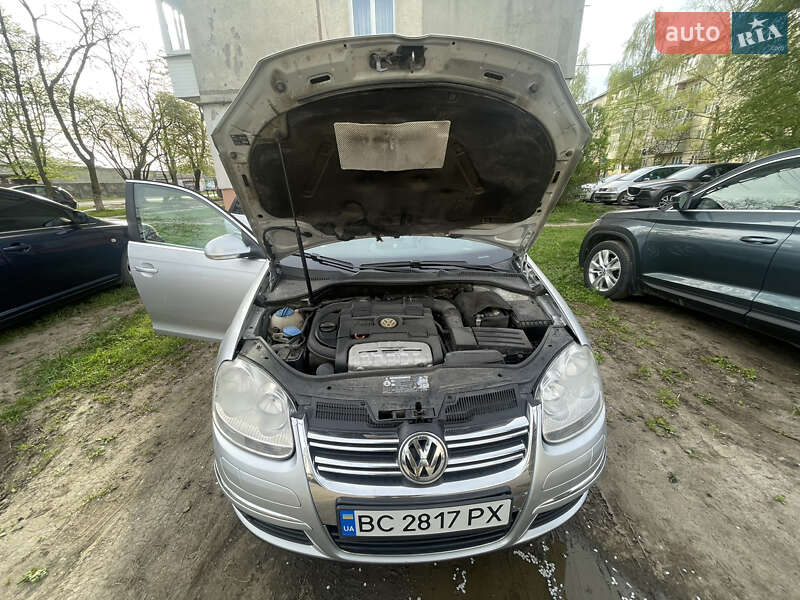 Универсал Volkswagen Golf 2009 в Стрые