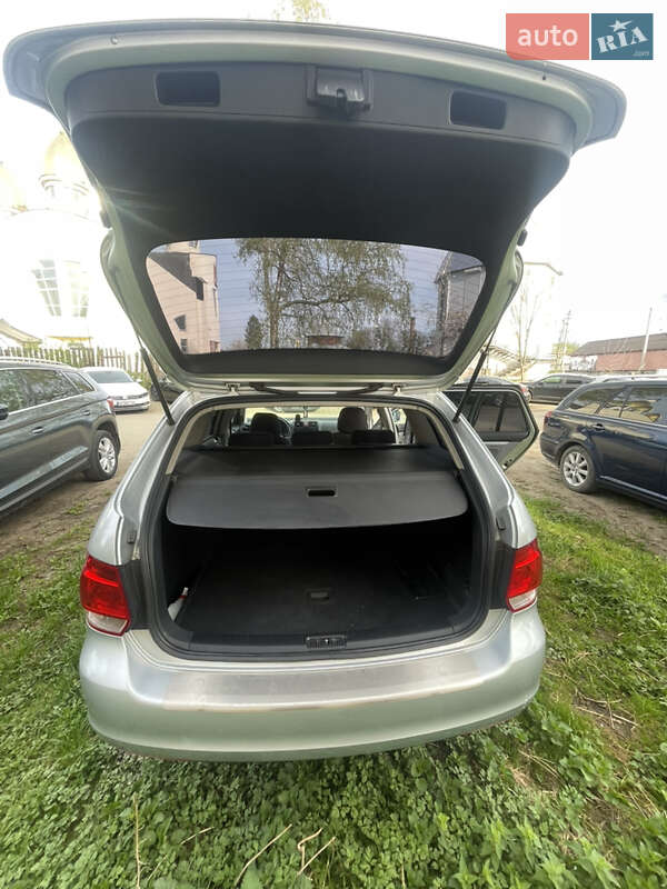 Универсал Volkswagen Golf 2009 в Стрые