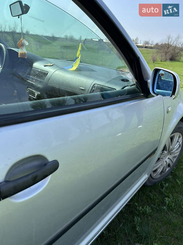 Хэтчбек Volkswagen Golf 2000 в Томаковке