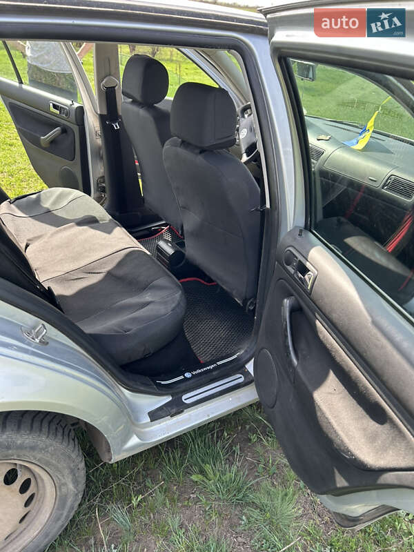 Хэтчбек Volkswagen Golf 2000 в Томаковке