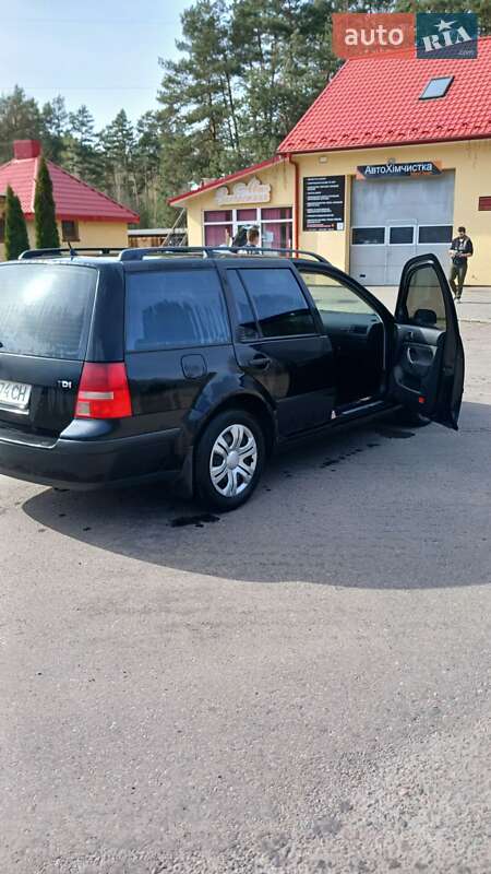 Універсал Volkswagen Golf 2004 в Маневичах