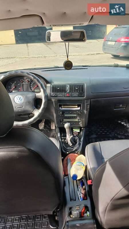 Універсал Volkswagen Golf 2004 в Маневичах