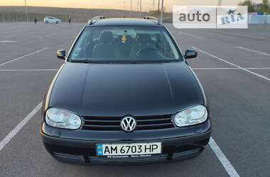 Универсал Volkswagen Golf 2005 в Ровно