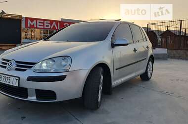 Хэтчбек Volkswagen Golf 2004 в Первомайске