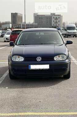 Хетчбек Volkswagen Golf 2002 в Львові