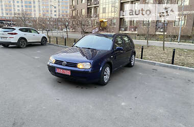 Хетчбек Volkswagen Golf 2001 в Одесі