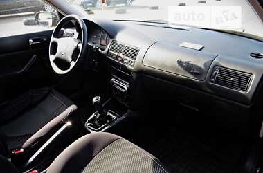 Хетчбек Volkswagen Golf 2000 в Черкасах