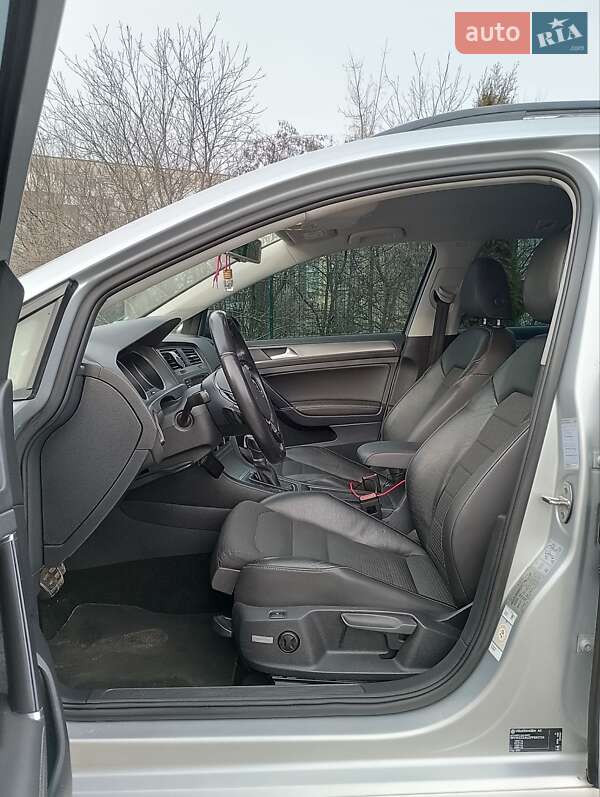 Универсал Volkswagen Golf 2014 в Житомире