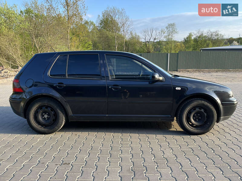 Хетчбек Volkswagen Golf 2000 в Львові