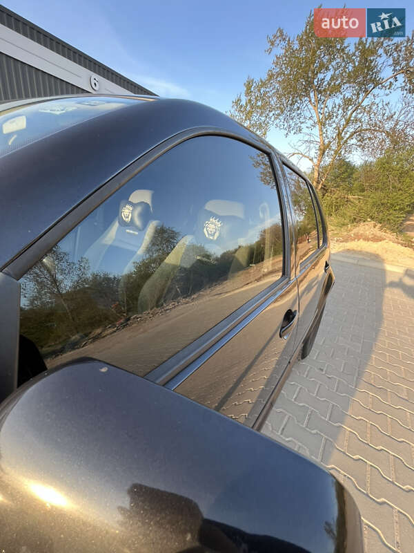 Хетчбек Volkswagen Golf 2000 в Львові