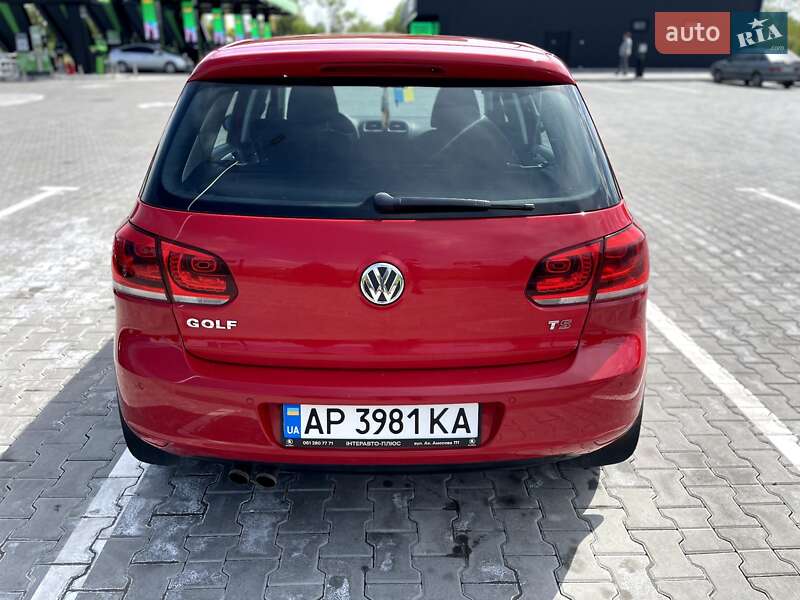 Хэтчбек Volkswagen Golf 2012 в Волочиске