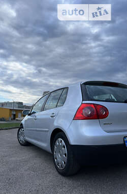 Хетчбек Volkswagen Golf 2004 в Черкасах