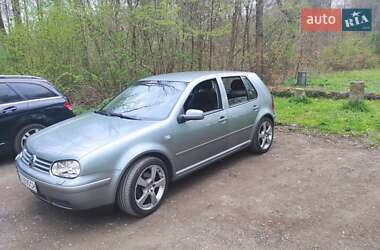 Хетчбек Volkswagen Golf 2003 в Києві