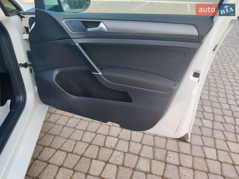 Хетчбек Volkswagen Golf 2013 в Мукачевому