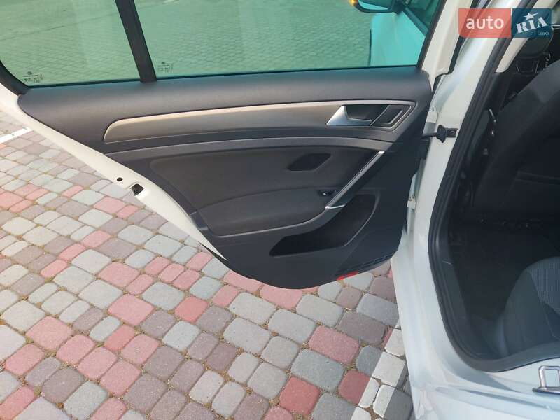 Хетчбек Volkswagen Golf 2013 в Мукачевому
