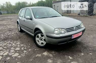 Хетчбек Volkswagen Golf 2002 в Луцьку