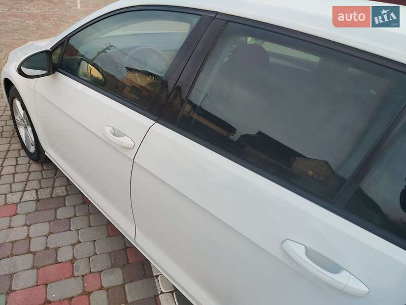Хетчбек Volkswagen Golf 2013 в Мукачевому