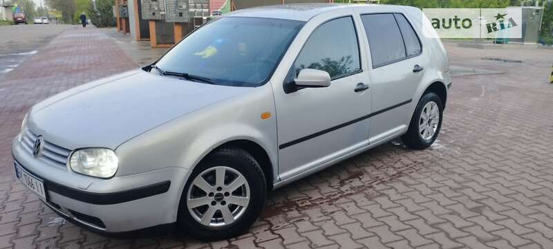 Хэтчбек Volkswagen Golf 1998 в Ровно