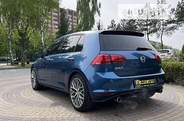 Хэтчбек Volkswagen Golf 2015 в Львове