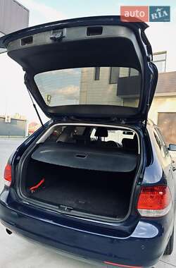 Универсал Volkswagen Golf 2010 в Казатине