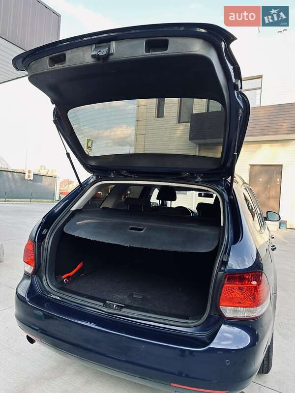 Універсал Volkswagen Golf 2010 в Козятині