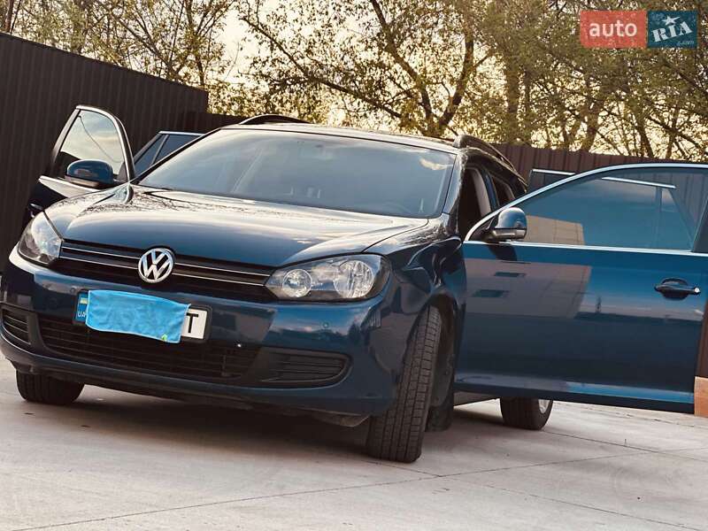 Універсал Volkswagen Golf 2010 в Козятині
