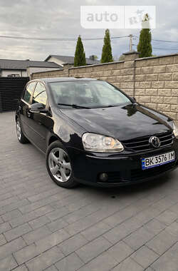 Хэтчбек Volkswagen Golf 2007 в Ровно