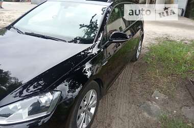 Універсал Volkswagen Golf 2015 в 