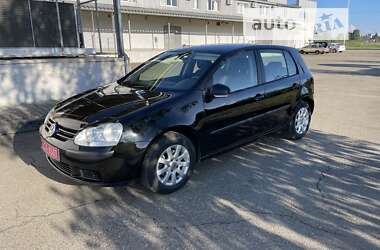 Хэтчбек Volkswagen Golf 2005 в Виноградове