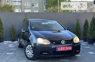 Хэтчбек Volkswagen Golf 2004 в Дрогобыче