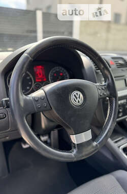 Хэтчбек Volkswagen Golf 2008 в Львове