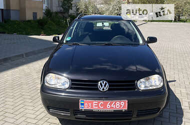 Универсал Volkswagen Golf 2001 в Дубно