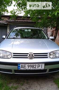 Універсал Volkswagen Golf 2000 в Дніпрі