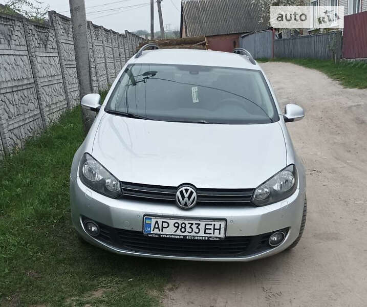 Универсал Volkswagen Golf 2012 в Сумах