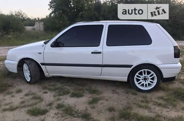 Хетчбек Volkswagen Golf 1997 в Києві