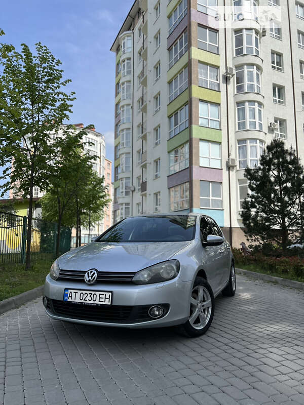 Хэтчбек Volkswagen Golf 2012 в Ивано-Франковске