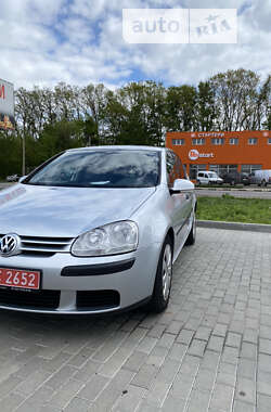 Хэтчбек Volkswagen Golf 2005 в Луцке